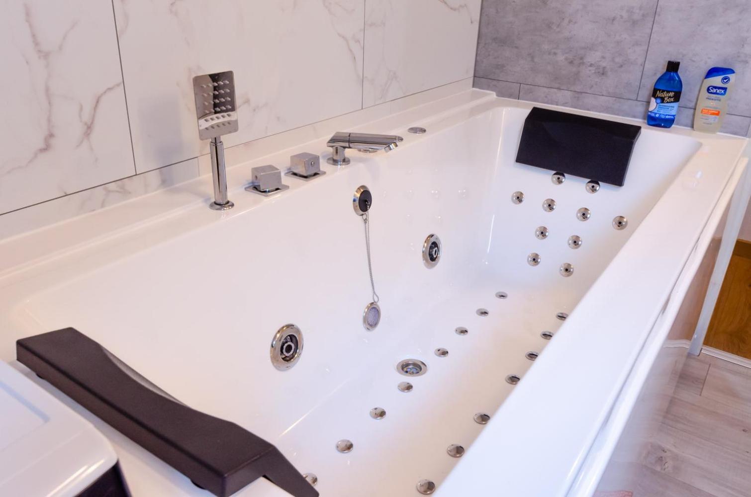 Sainte-Helene-du-Lac Appartement Balneo-Detente מראה חיצוני תמונה
